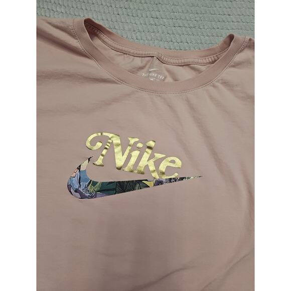 Nike Shirt Womens 2X Pink Short Sleeve Gold Logo Graphic - Picture 4 of 8